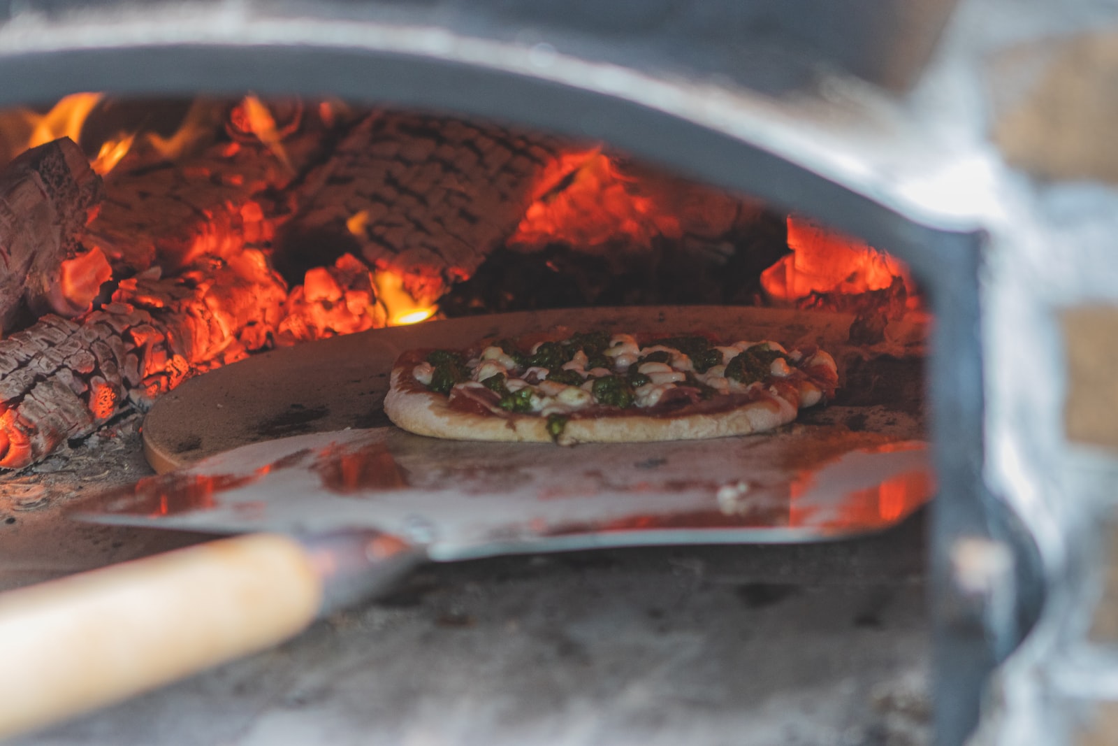 Comment choisir son four à pizza pour barbecue pour cet été ?