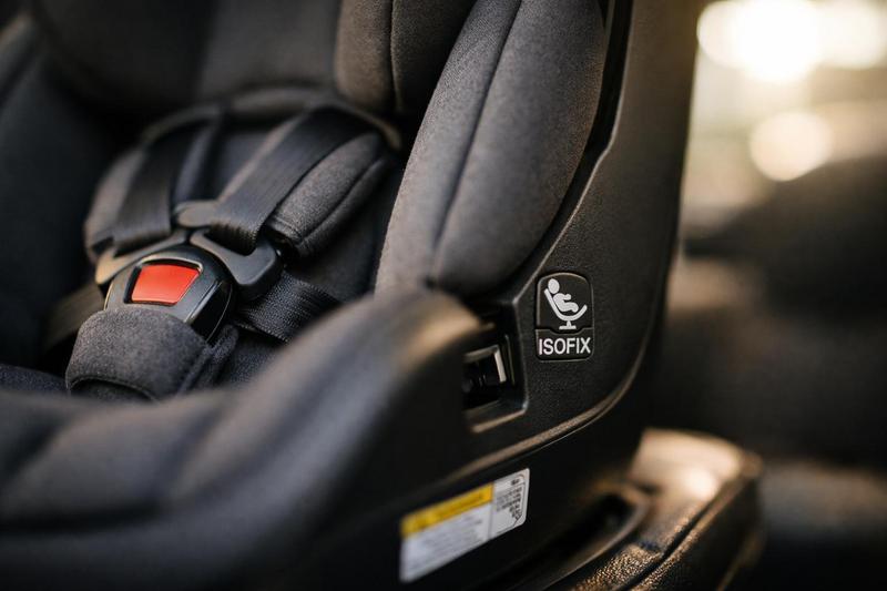 Normes de sécurité des sièges auto : ECE R44 et i-Size expliquées